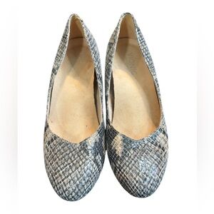 Vionic Antonia Leather Snakeskin Print Wedge Style Heel Size 6.5